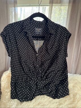 Abercrombie & Fitch Black Polka Dot Button-Front Knot Top
